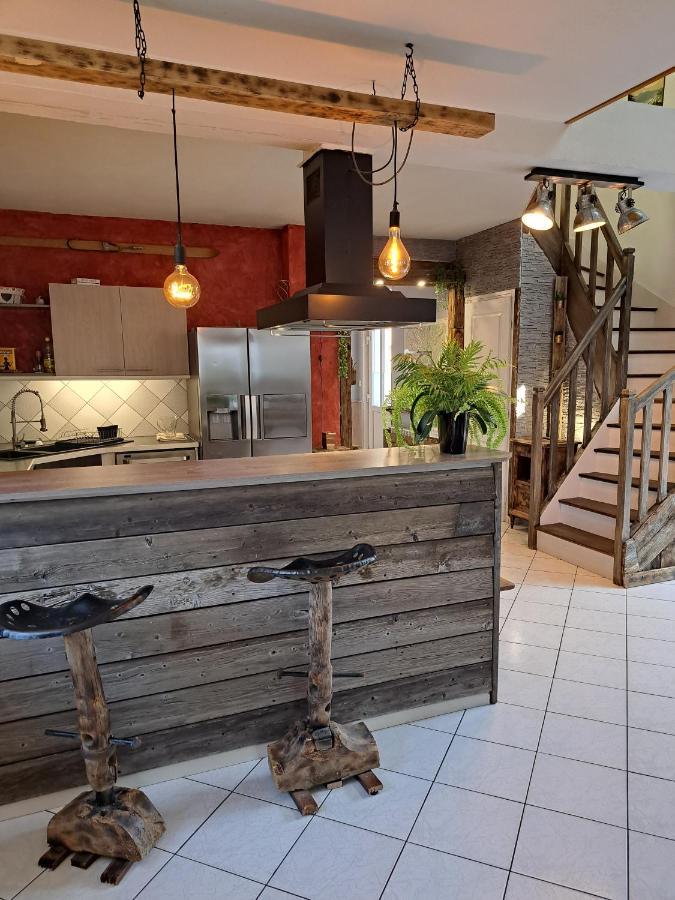 Gite Redrooster Home - 160M2, 4 Ch, 2 Sdb, Fibre, Parking, Sauna, Bain A Remous Theys Kültér fotó