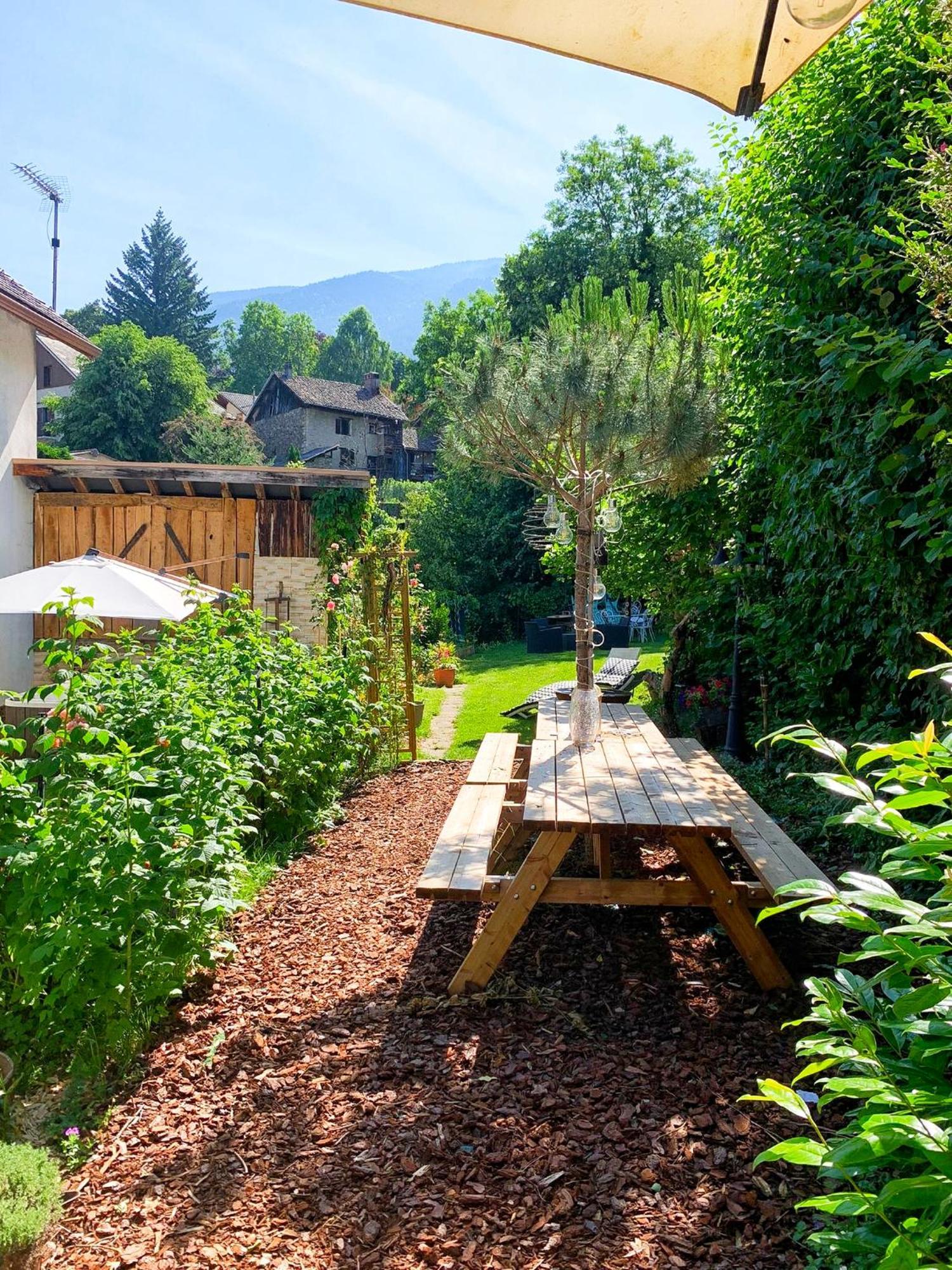 Gite Redrooster Home - 160M2, 4 Ch, 2 Sdb, Fibre, Parking, Sauna, Bain A Remous Theys Kültér fotó